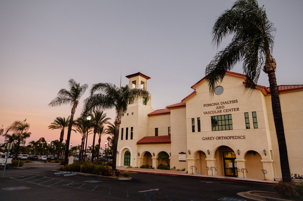 Front entrance of Garey Orthopedics in Pomona